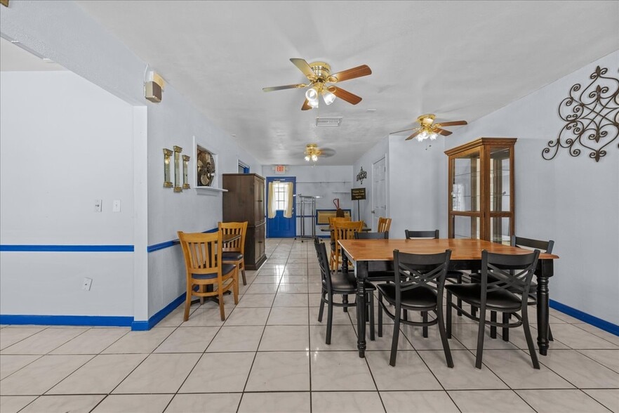 More Photos Of 413 Elm St, Welaka Freestanding For Sale