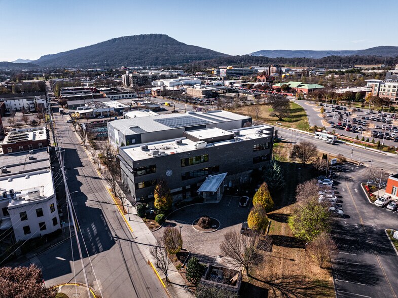 More Photos Of Downtown Chattanooga, TN, Chattanooga Medical For Sale