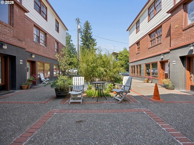 More Photos Of 5400 NE 30th Ave, Portland Office For Lease