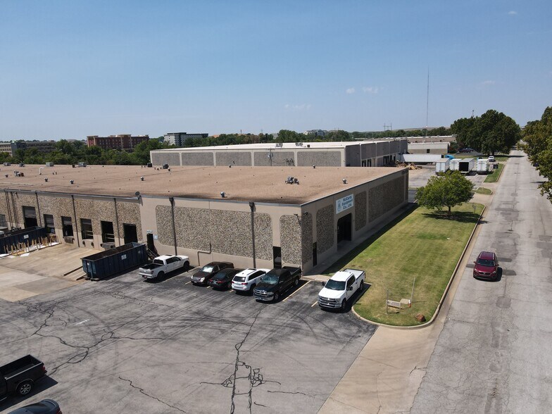 More Photos Of 4130-4150 Will Rogers Pky, Oklahoma City Warehouse For Lease