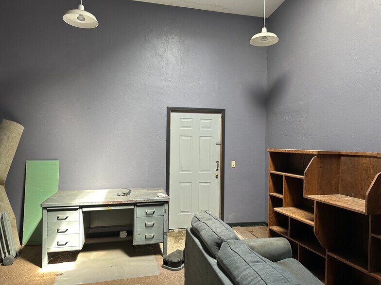 More Photos Of 722 Locust St, Garberville Storefront Retail Residential For Sale