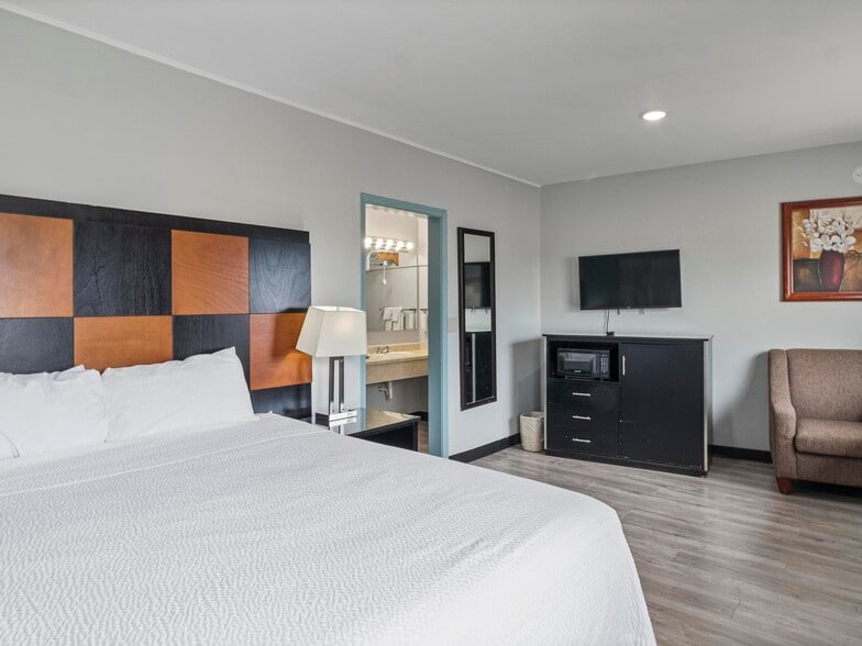 More Photos Of 180 E Center St, Panguitch Hotel For Sale