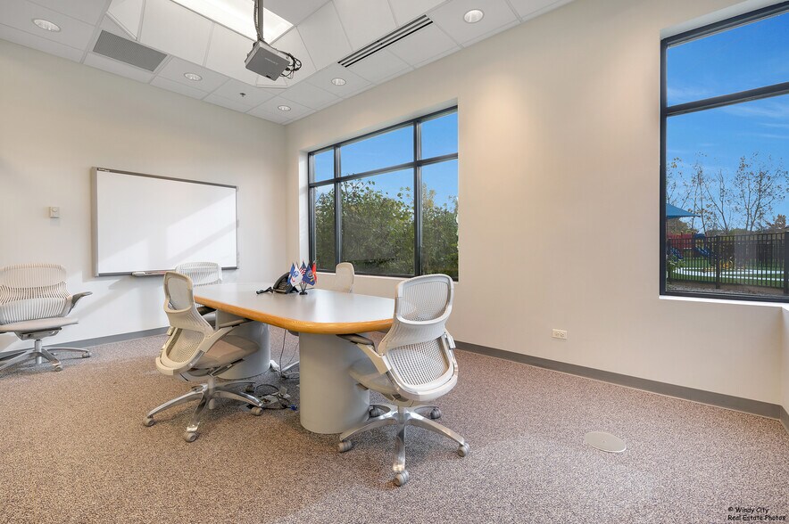 More Photos Of 1125 N Prospect Ave, Itasca Office For Sale