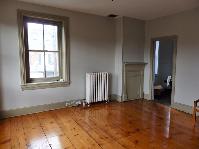 More Photos Of 5412 Shimerville Rd, Emmaus Freestanding For Lease