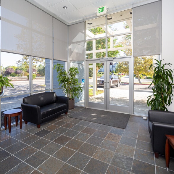 More Photos Of 2900 Collier Canyon Rd, Livermore Showroom For Sale