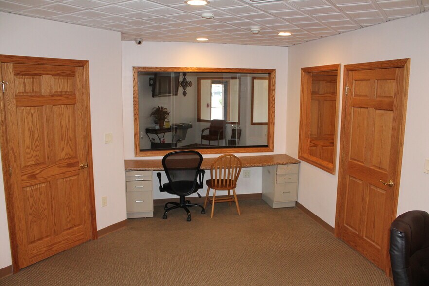 More Photos Of 215 Grove City Rd, Slippery Rock Medical For Sale