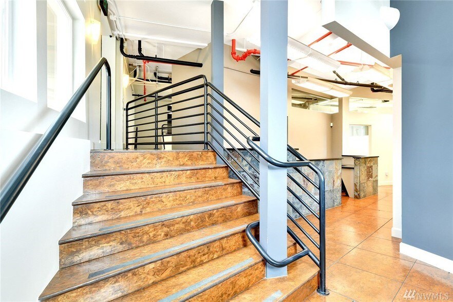 More Photos Of 4014-4020 Aurora Ave N, Seattle Apartments For Sale