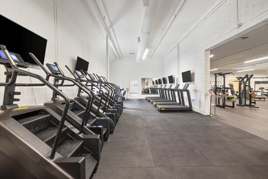 More Photos Of 3455 N Indian Canyon Dr, Palm Springs Unknown For Lease