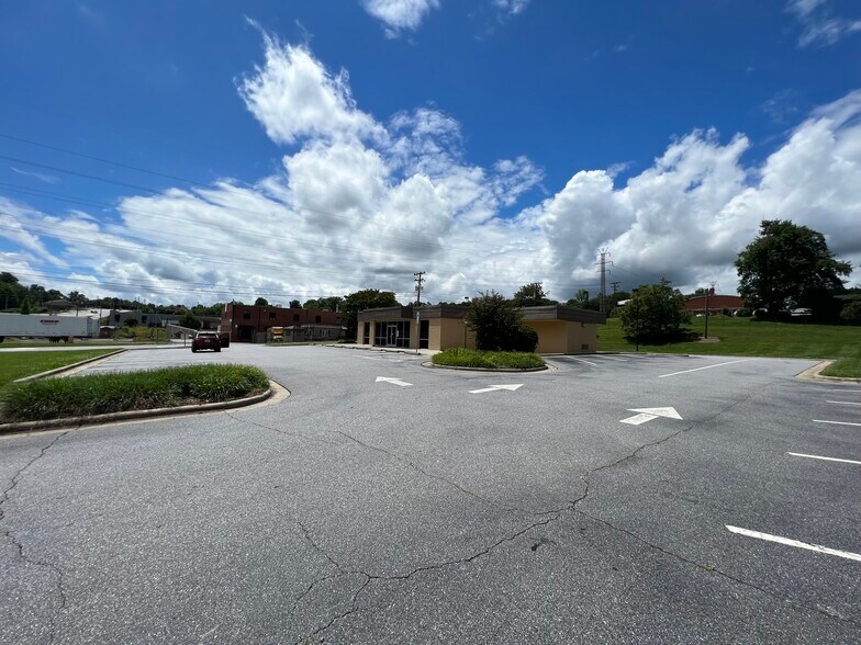 More Photos Of 211 Elkin Hwy, North Wilkesboro Bank For Sale