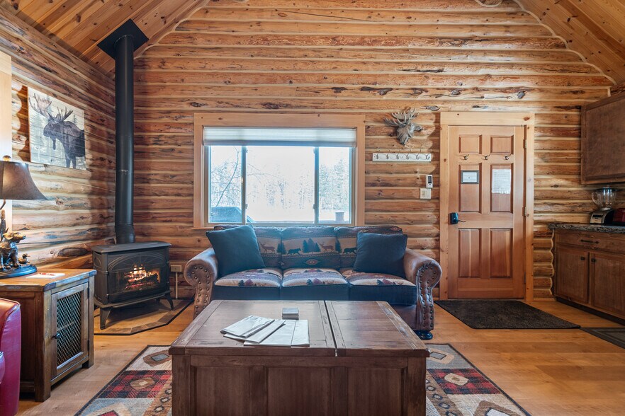 More Photos Of 1845 Hodgson Rd, Whitefish Hotel For Sale