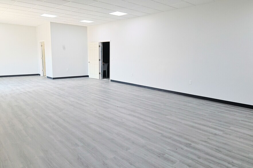 More Photos Of 100 Lacefield, Midway Unknown For Lease