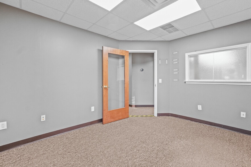 More Photos Of 495 Central Ave, Seekonk Medical For Lease