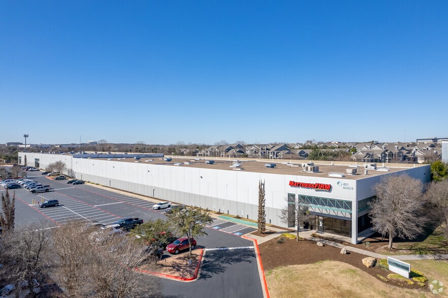 More Photos Of 401B Parker Dr, Austin Warehouse For Lease
