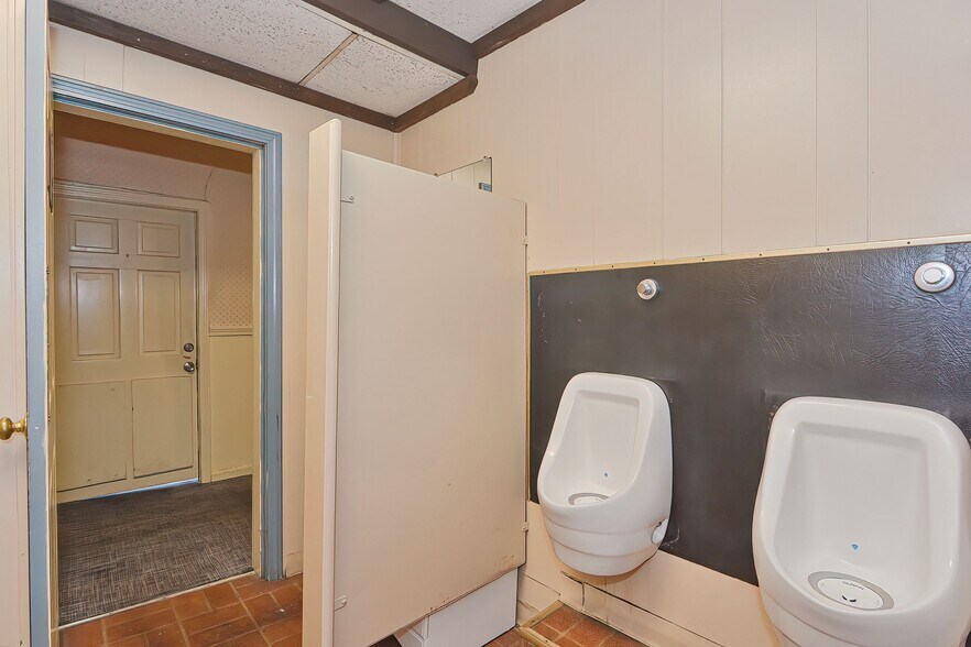 More Photos Of 25 Grafton, Grafton Restaurant For Sale