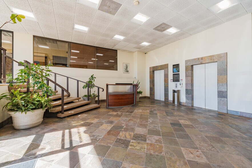 More Photos Of 302 W 5th St, San Pedro Office For Sale