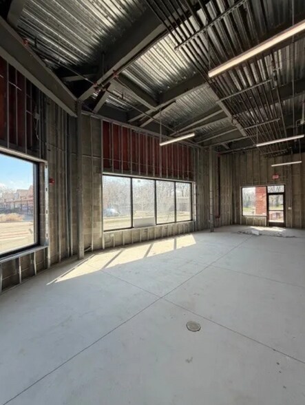 More Photos Of 1760 E Auburn Rd, Rochester Apartments For Lease