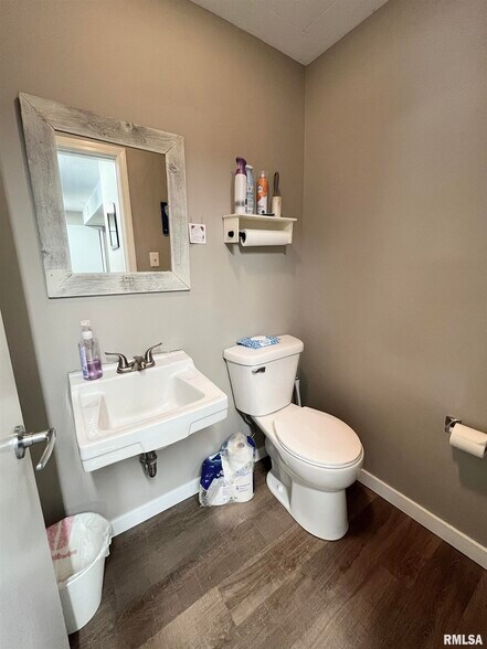 More Photos Of 3526 N California Ave, Peoria Office For Sale