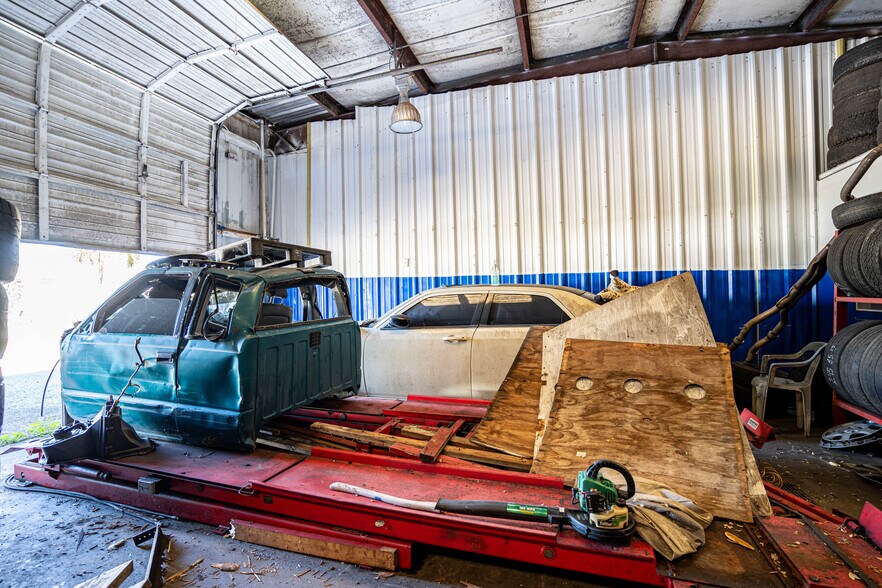 More Photos Of 180 Dr J A Wiltshire Ave E, Lake Wales Warehouse For Sale