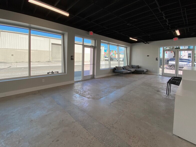 More Photos Of 1730 E Duval St, Jacksonville Showroom For Lease