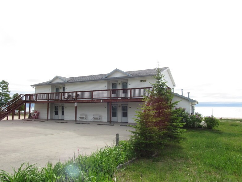 More Photos Of 4497 S US Highway 23, Greenbush Hotel For Sale
