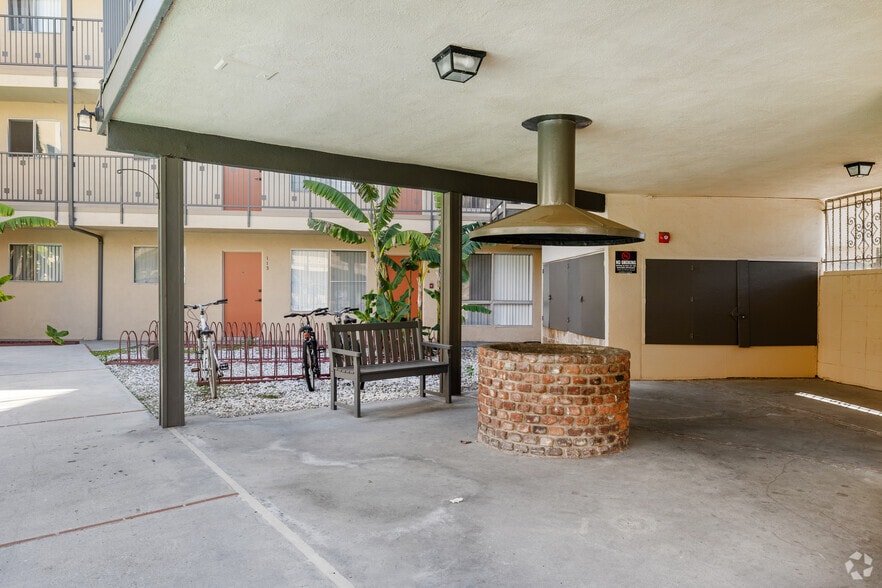 More Photos Of 2700 Ellendale Pl, Los Angeles Apartments For Sale