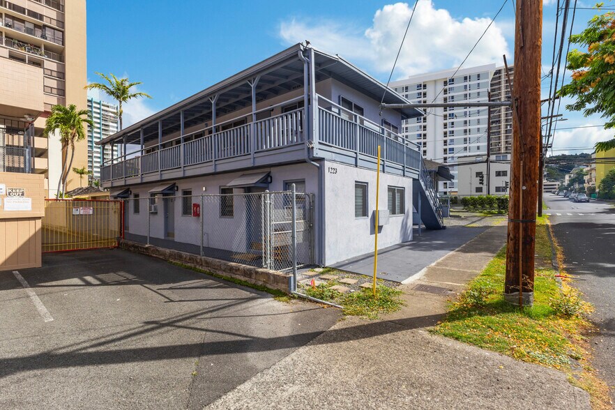 More Photos Of 1223 Liholiho St, Honolulu Apartments For Sale