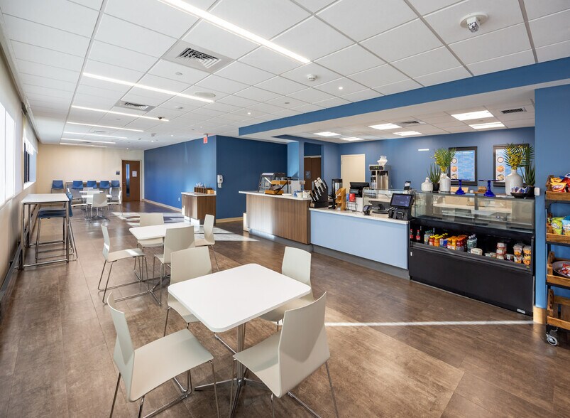 More Photos Of 5 Branch St, Methuen Medical For Lease