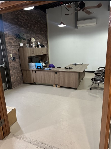 More Photos Of 1501 Magoffin Ave, El Paso Flex For Lease