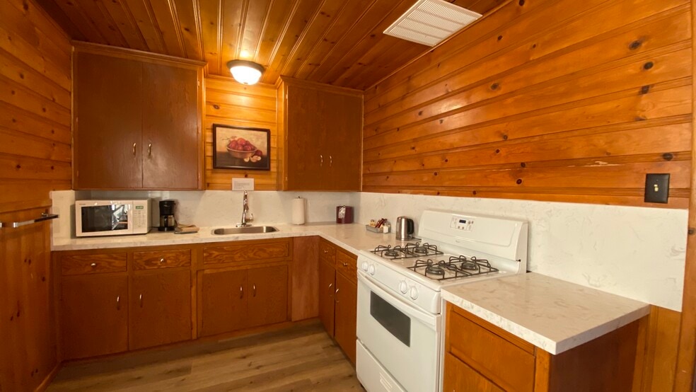 More Photos Of 39756 Big Bear Blvd, Big Bear Lake Hotel For Sale