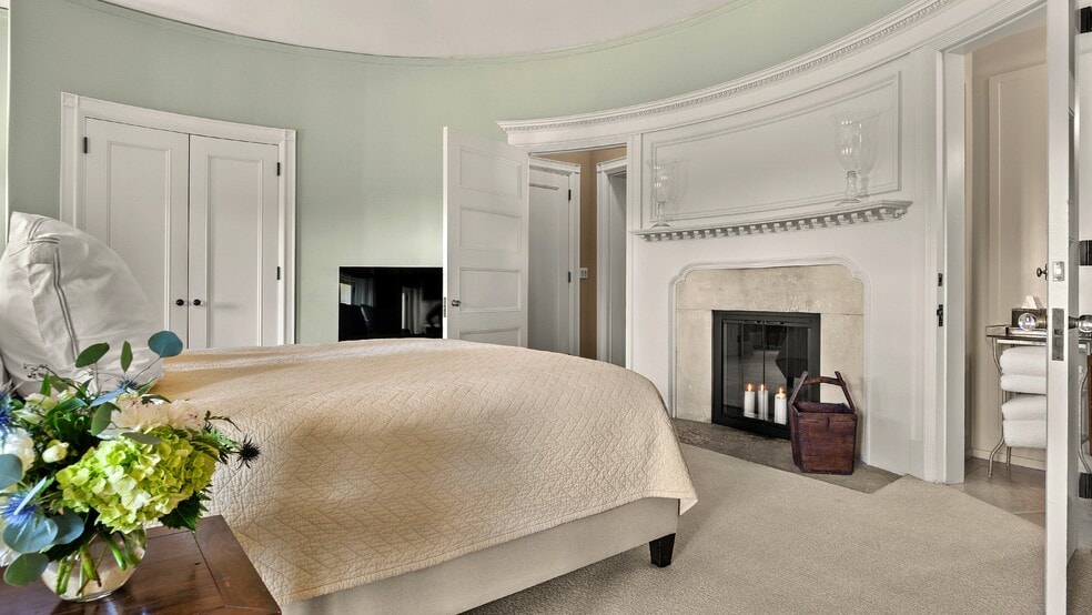 More Photos Of 11 Hawthorne Rd, Lenox Hotel For Sale