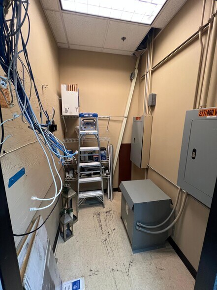 More Photos Of 215 Remington Blvd, Bolingbrook Medical For Lease