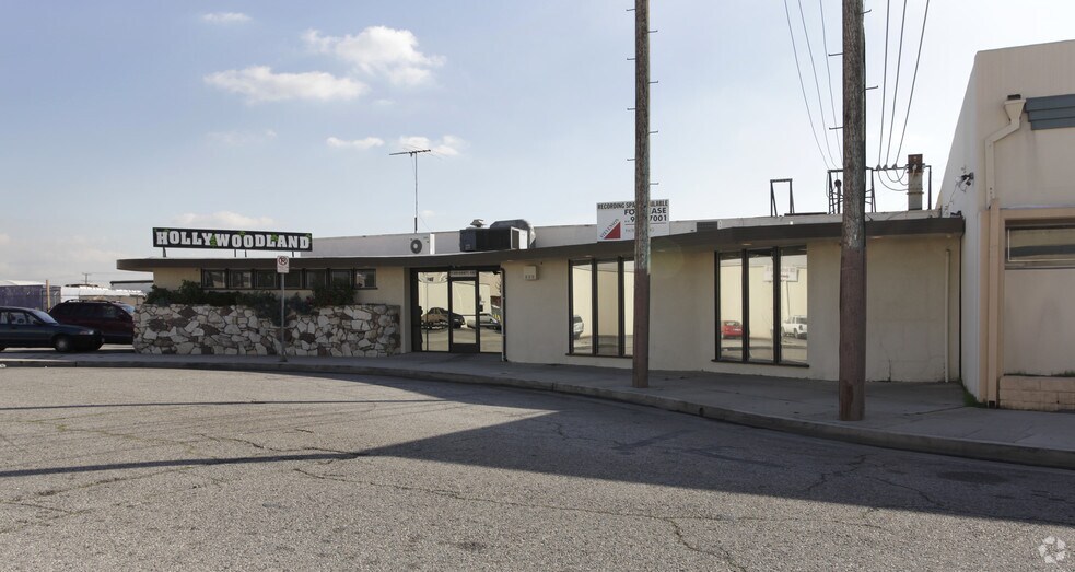 Primary Photo Of 11300 Hartland St, North Hollywood Warehouse For Lease