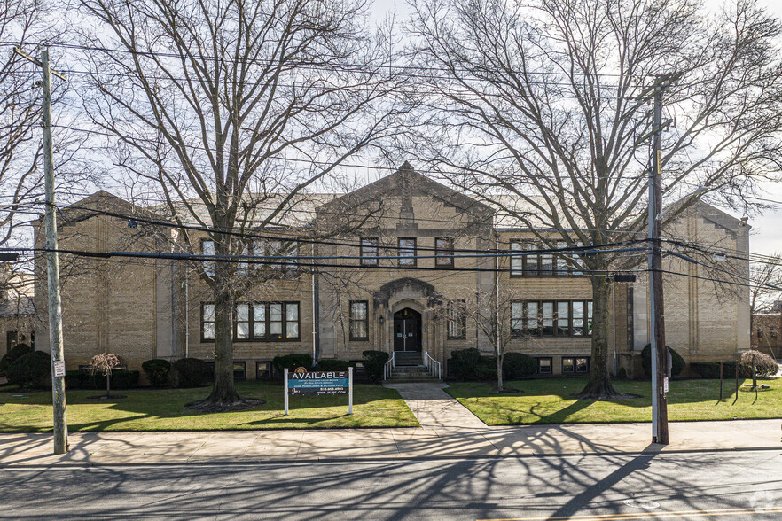 Primary Photo Of 12 Westminster Rd, West Hempstead Schools For Lease