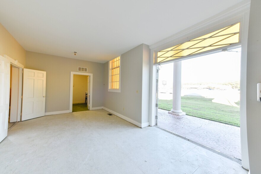 More Photos Of 3901 Raeford Rd, Fayetteville Religious Facility For Lease