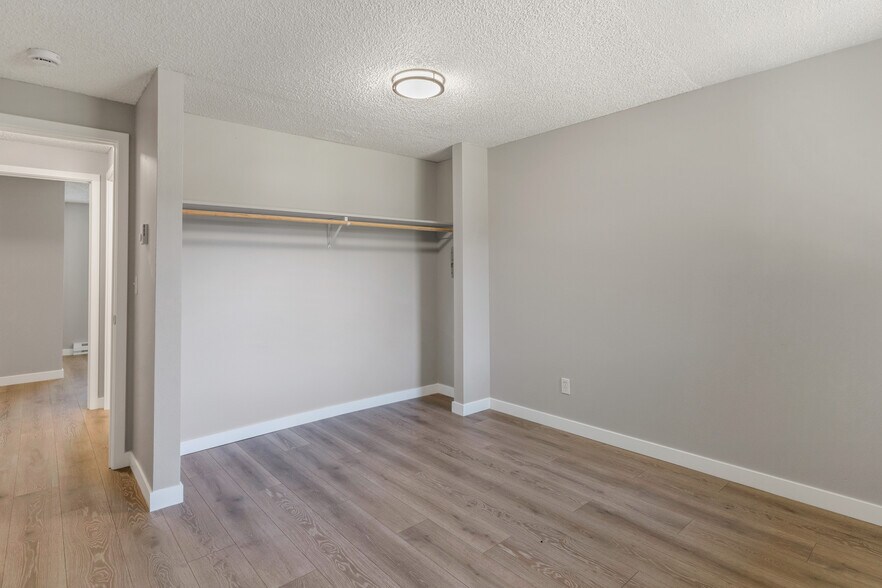More Photos Of 2048 NE Highway 99W, McMinnville Apartments For Sale