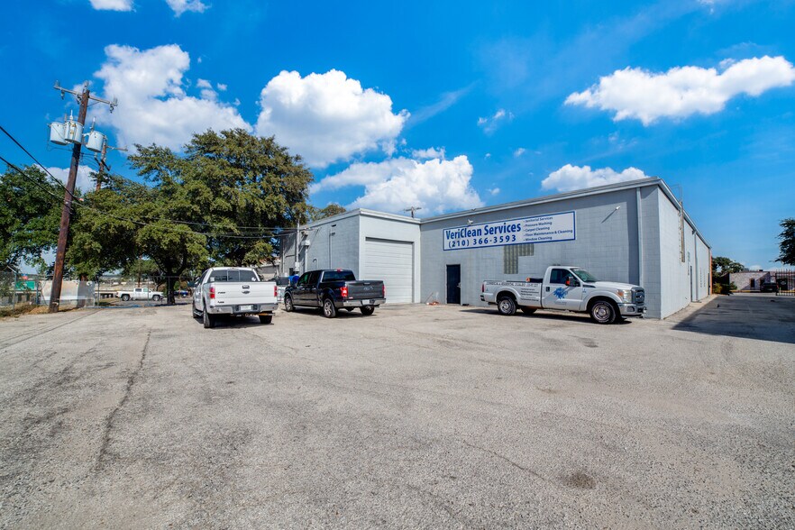 More Photos Of 10835 Gulfdale St, San Antonio Light Distribution For Sale