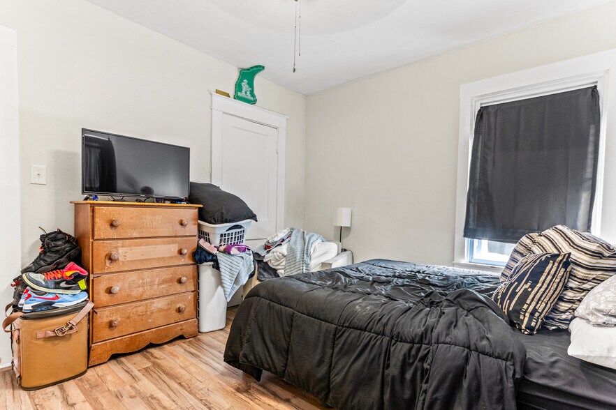 More Photos Of 51 Tanguay St, Sanford Apartments For Sale