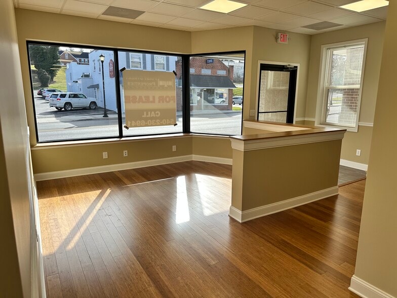 More Photos Of 221 W Main St, Radford Office For Lease