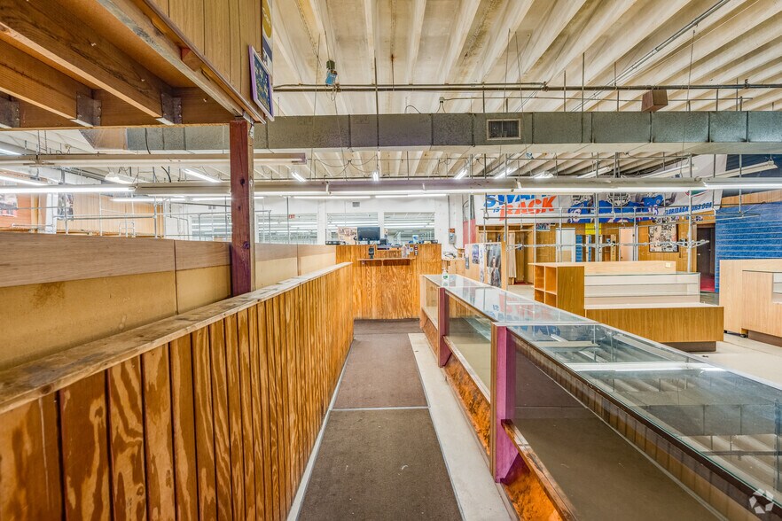 More Photos Of 2601 NW 6th Ave, Miami Freestanding For Sale