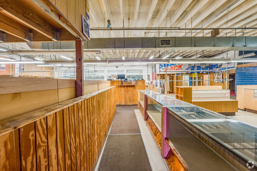 More Photos Of 2601 NW 6th Ave, Miami Freestanding For Sale