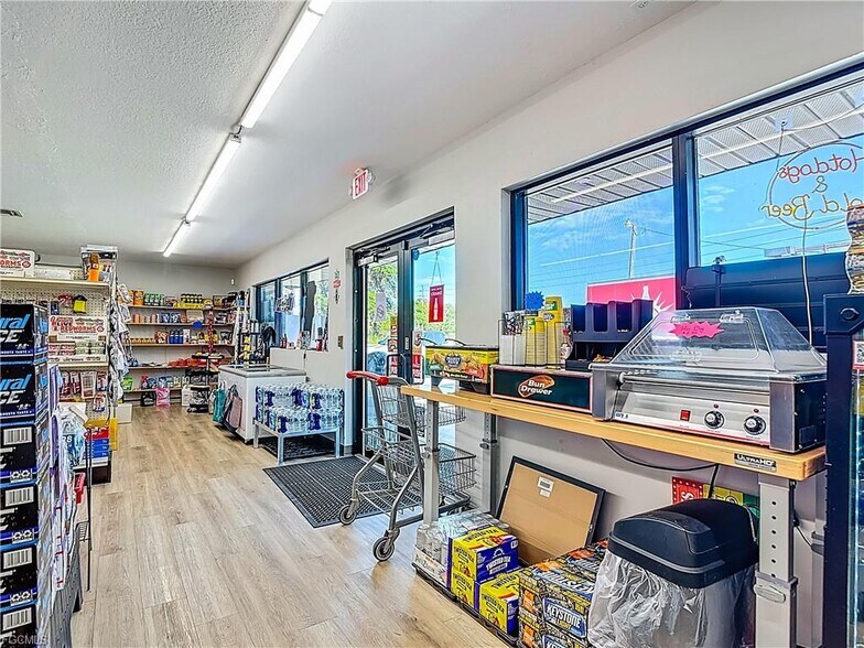 More Photos Of 4443 Loblolly Bay Rd, LaBelle General Retail For Sale