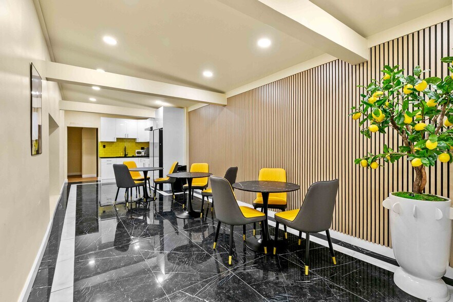 More Photos Of 11112 Ventura Blvd, Studio City Office For Sale