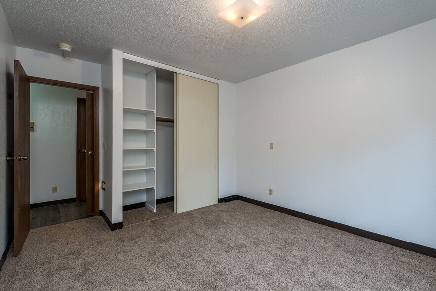 More Photos Of 3200 Maple Ave, Slayton Apartments For Sale