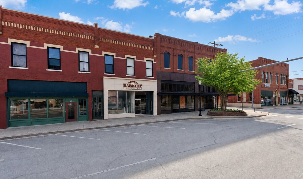 More Photos Of 126 W Main St, Ardmore Storefront Retail Office For Lease