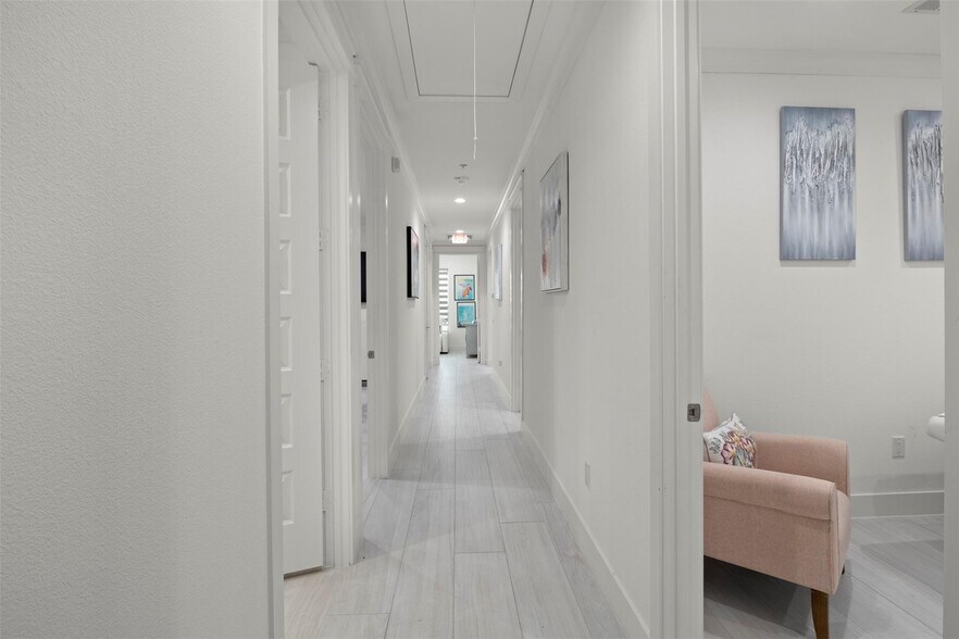 More Photos Of 2681 MacArthur Blvd, Lewisville Office For Sale