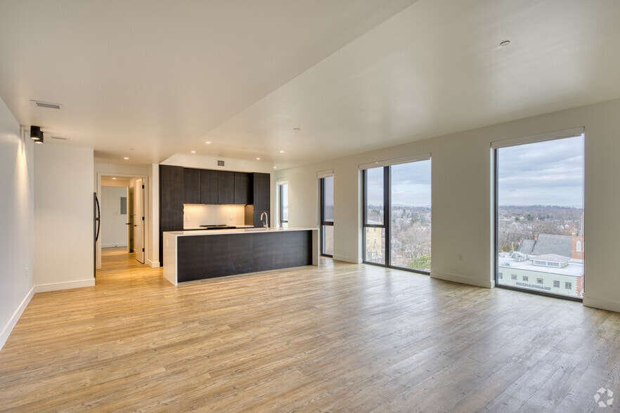 More Photos Of 600 W Main St, Charlottesville Apartments For Lease