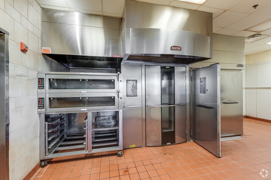 More Photos Of 3-15 Lee Airpark Dr, Edgewater Unknown For Sale