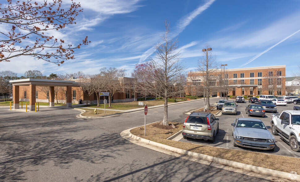 Primary Photo Of 7855 Howell Blvd, Baton Rouge Medical For Lease