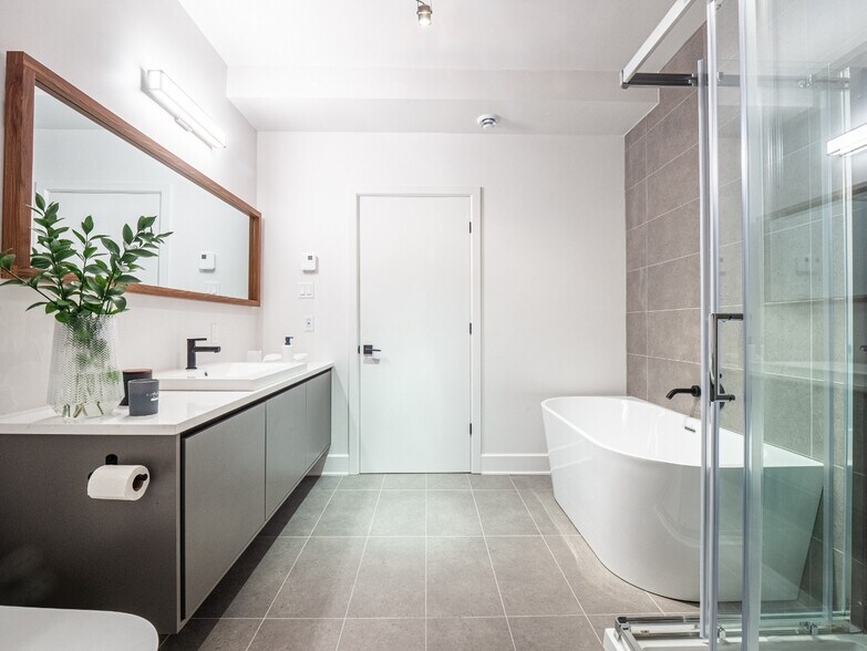 More Photos Of 5558-5566 Av 10E, Montréal Apartments For Sale