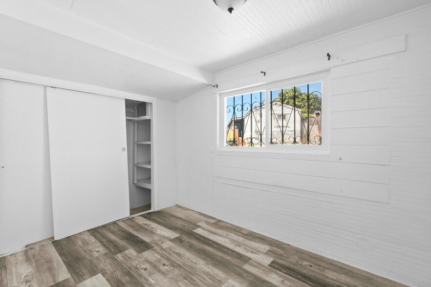 More Photos Of 3814 Acacia St, San Diego Auto Repair For Sale